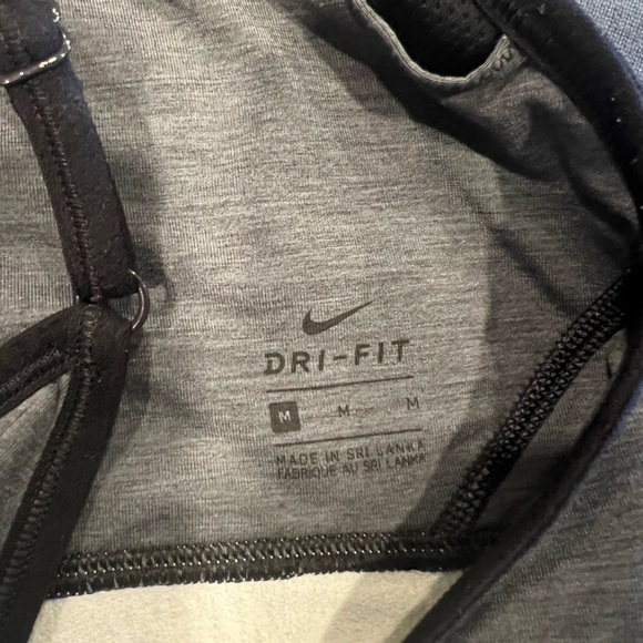 Nike DriFit Sports Bra - size Medium - Picture 3 of 3